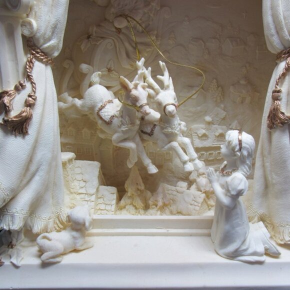 Vintage Casa Elite Christmas Diorama. 12x10x5 inches. White. - Picture 2 of 13